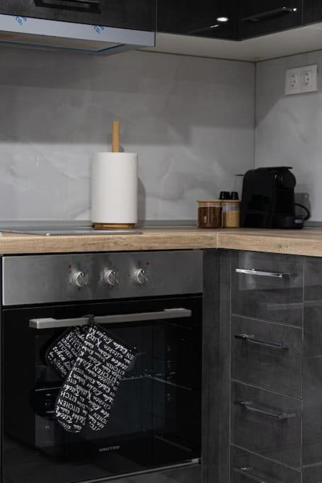 * Ck Modern Loft Near Seaside * Apartment เทสซาโลนิกิ ภายนอก รูปภาพ